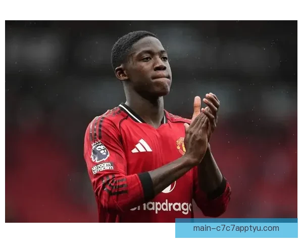 罗马诺曝曼联聚焦梅努续约合同