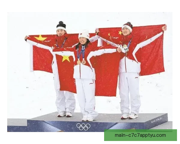 冬奥中国队空中技巧混团摘铜牌 冬奥中国队空中技巧混团摘铜牌